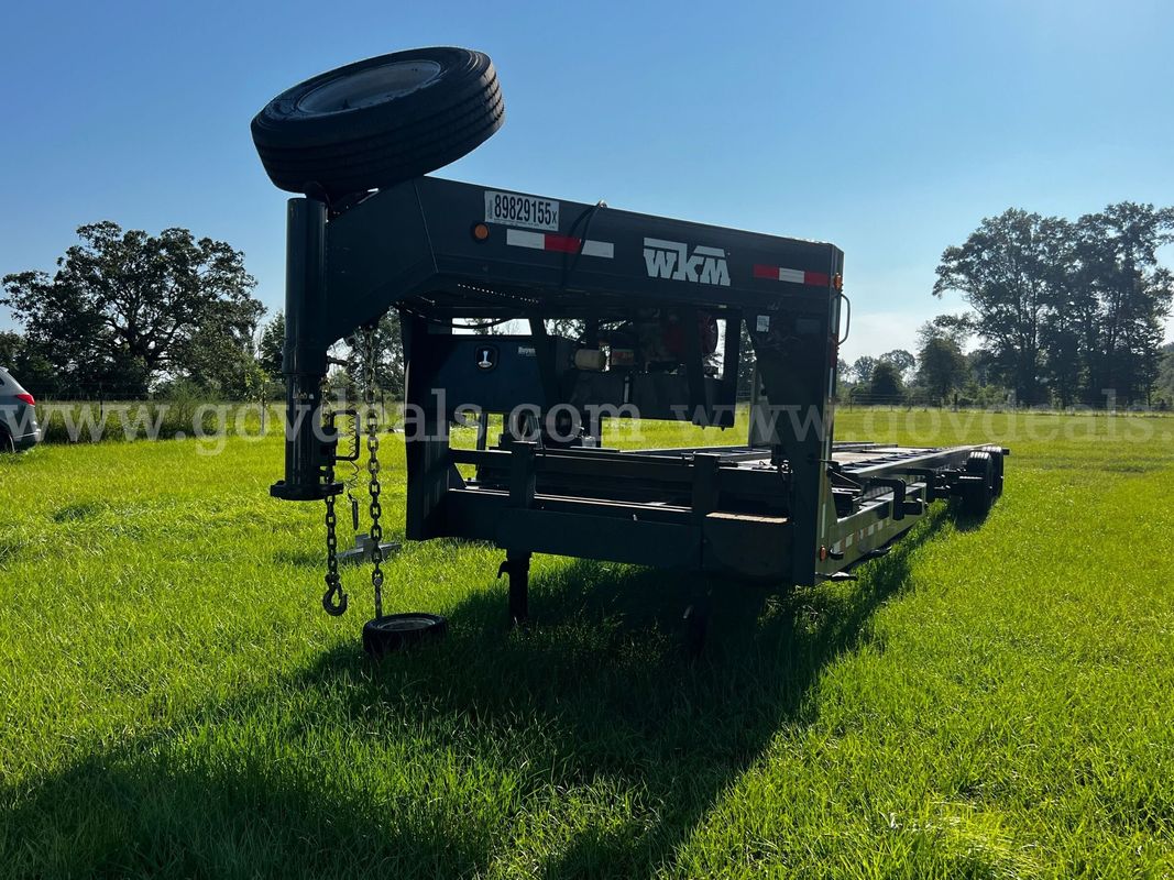 2024 WKM Gooseneck Trailer with Mule Carriage