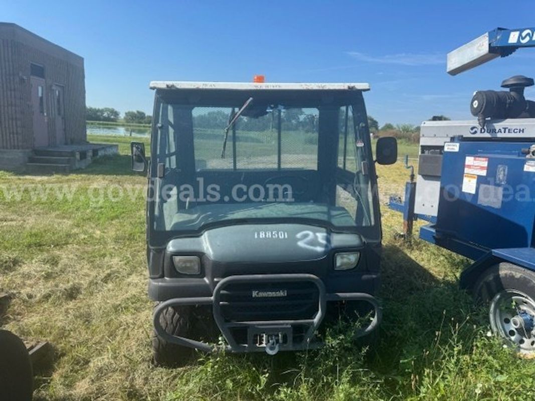 Diesel Kawasaski Mule 4x4 with enclosed cab and electric dump