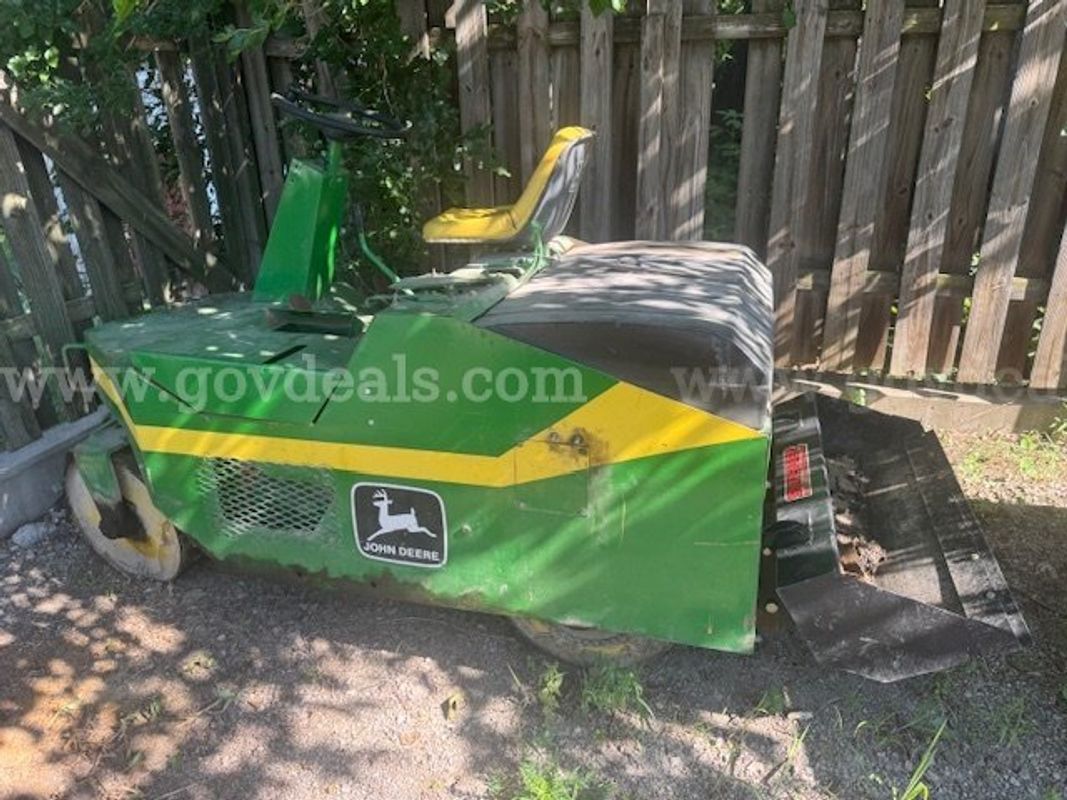 John Deere Roller
