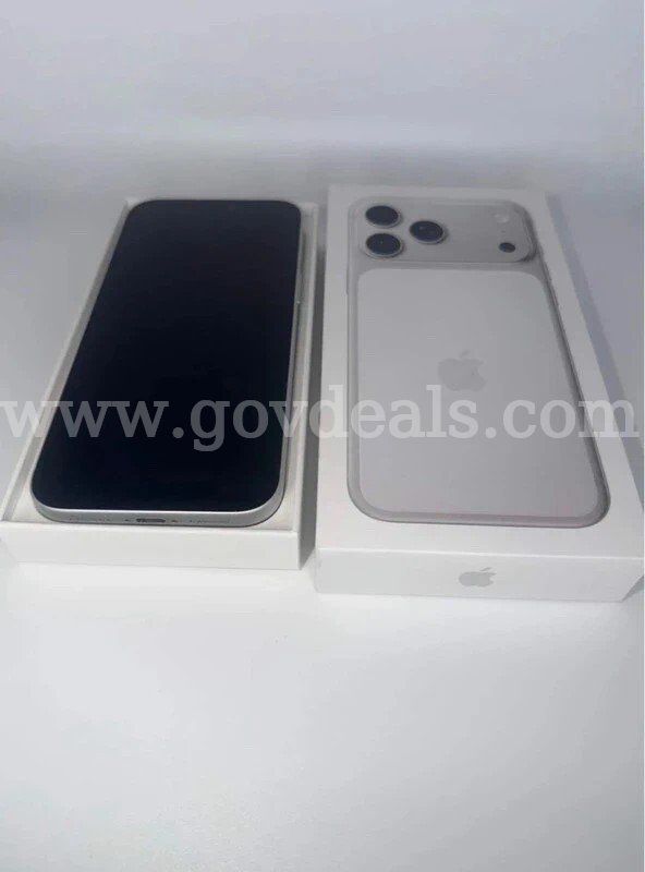 iPhone 17 PRO 256GB - NEW IN A BOX (Unlocked,) No iCloud Lock
