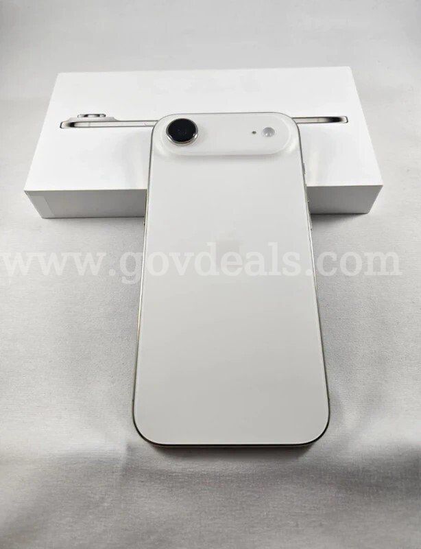 iPhone 17 AIR 256GB -NEW (Unlocked,) No iCloud Lock