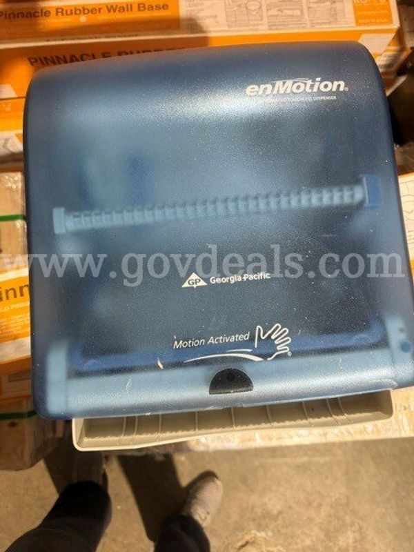 Motion Activated Paper Towel Dispenser- Battery Operated