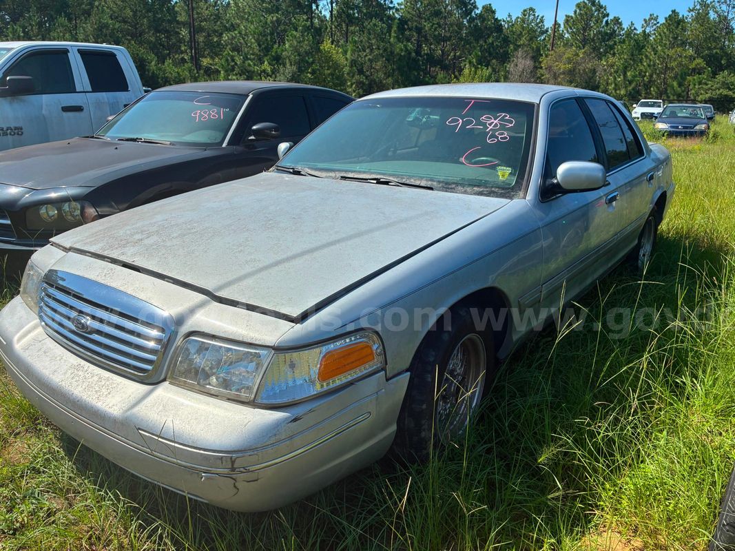 2002 Ford Crown Victoria LX