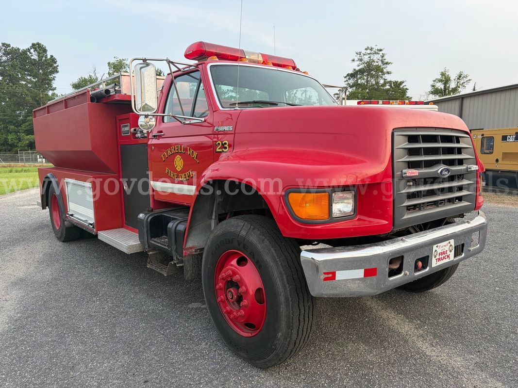 1999 Ford F800
