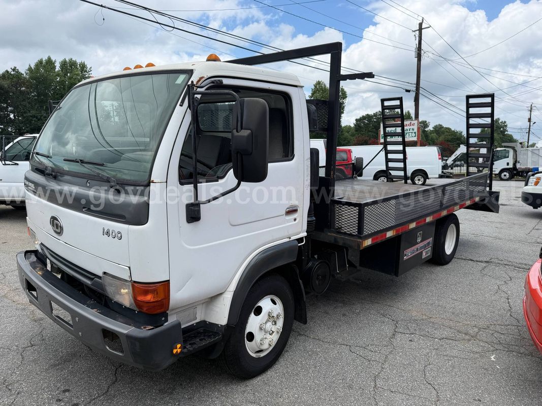 2008 Nissan Diesel UD 1400 Flatbed Truck - J05D-TF Diesel - 207k Miles