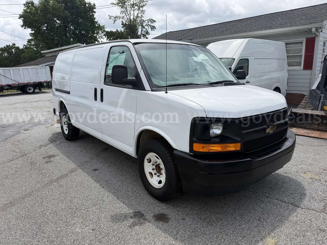 2017 Chevrolet Express G2500 Cargo Van 170k Miles