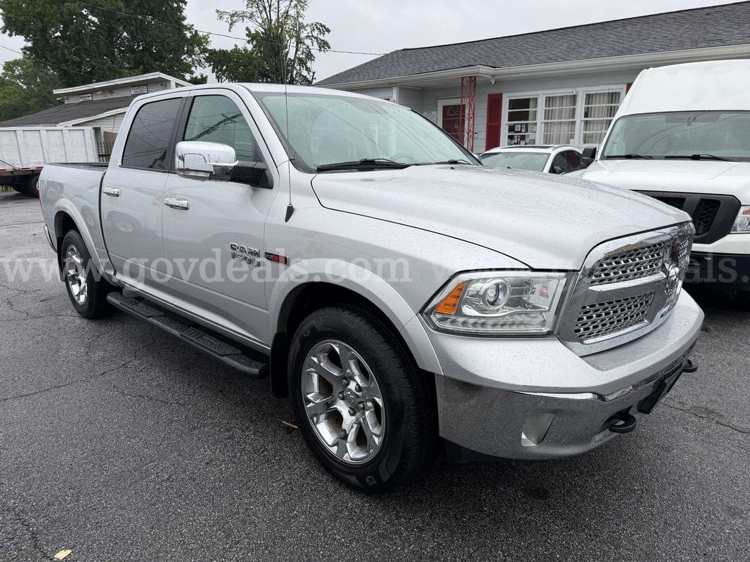 2016 RAM 1500 EcoDiesel Crew Cab Pickup Truck - 189k MI