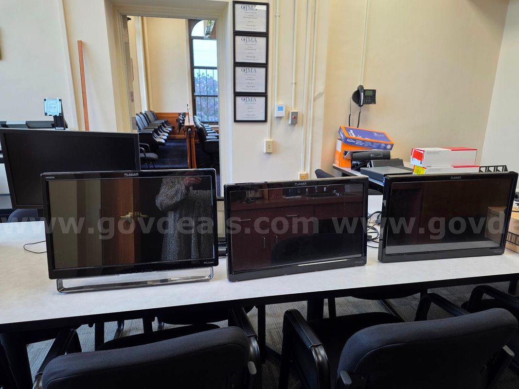 Computer Monitors (8)