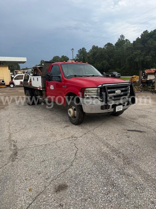2006 Ford F-350 SD XL 4WD DRW