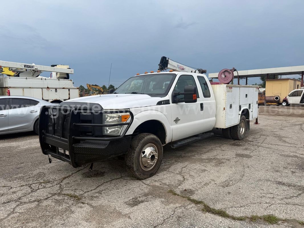 2015 Ford F-350 SD XL SuperCab Long Bed DRW 4WD