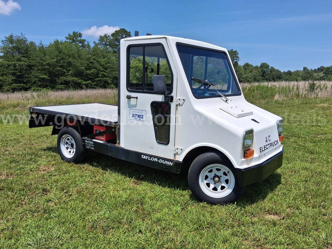 Electric Pick Up Truck, Taylor Dunn 72 Volt. Runs Fine