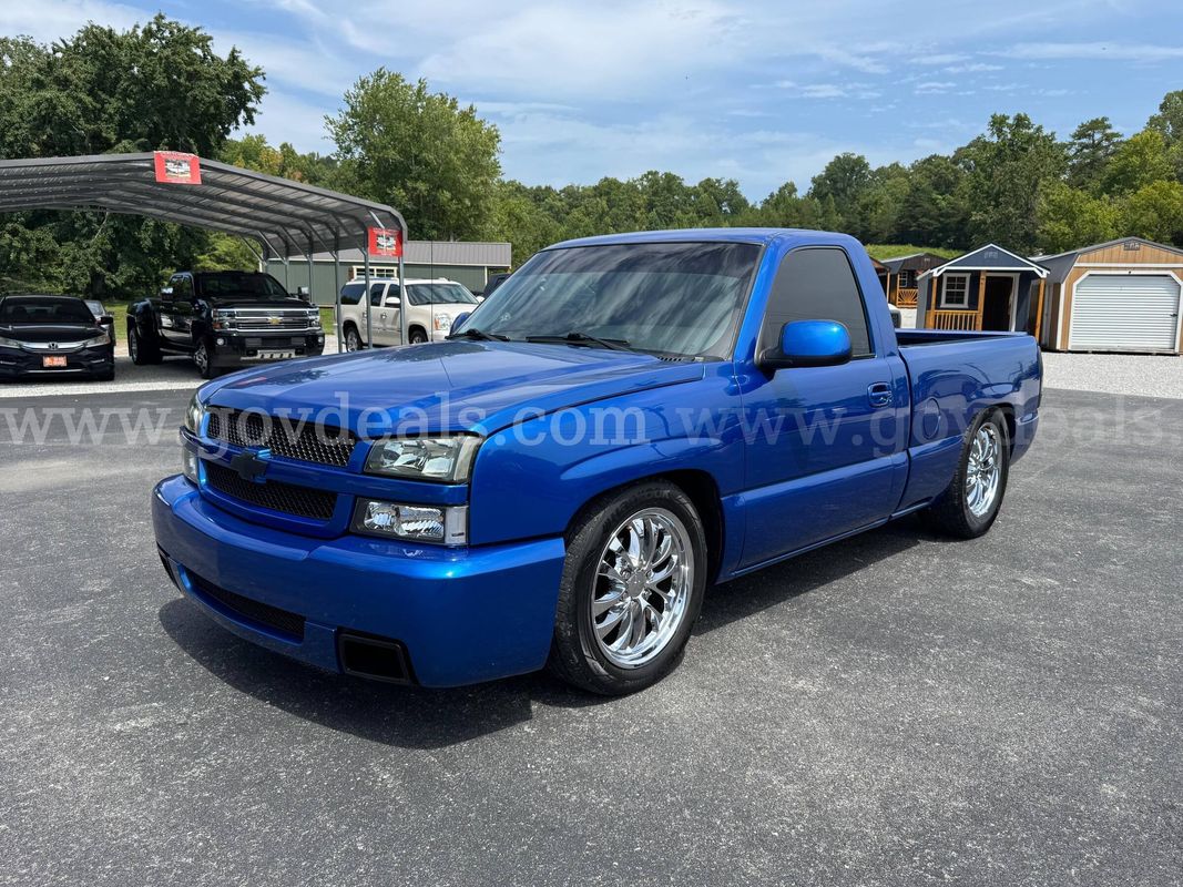 2003 Chevrolet Silverado 1500 LS Short Bed 2WD