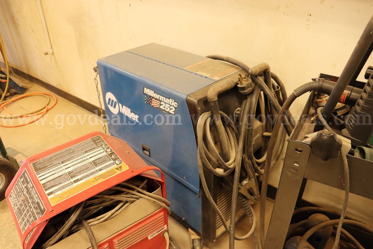 Millermatic 252 MIG Welder