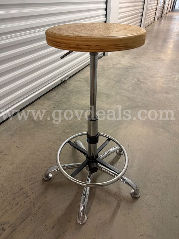 Adjustable engraved wooden stool (Tiki/Maori)