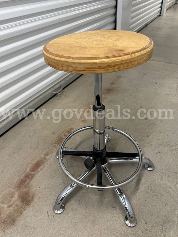 Adjustable engraved wooden stool (Beekeeper)