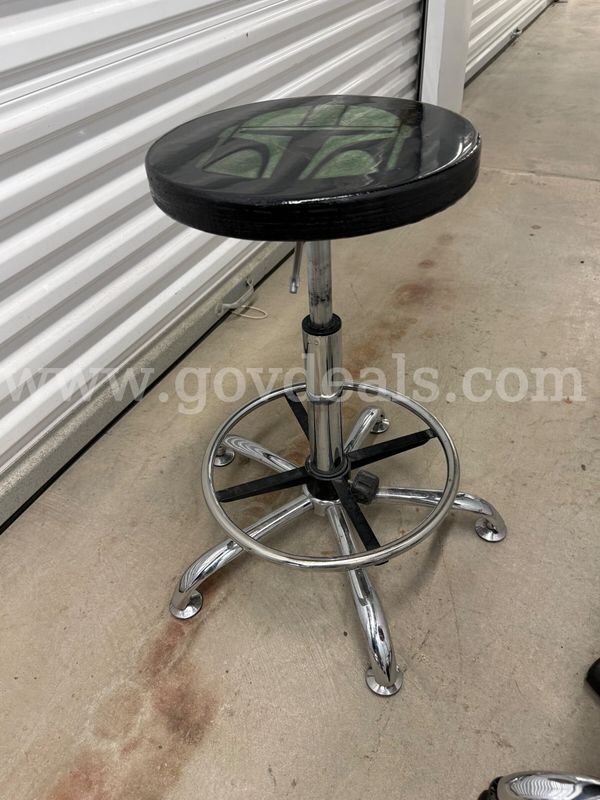 Adjustable engraved wooden stool (Mandalorian)