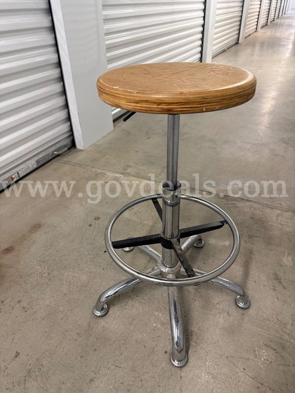 Adjustable engraved wooden stool (Rocket)