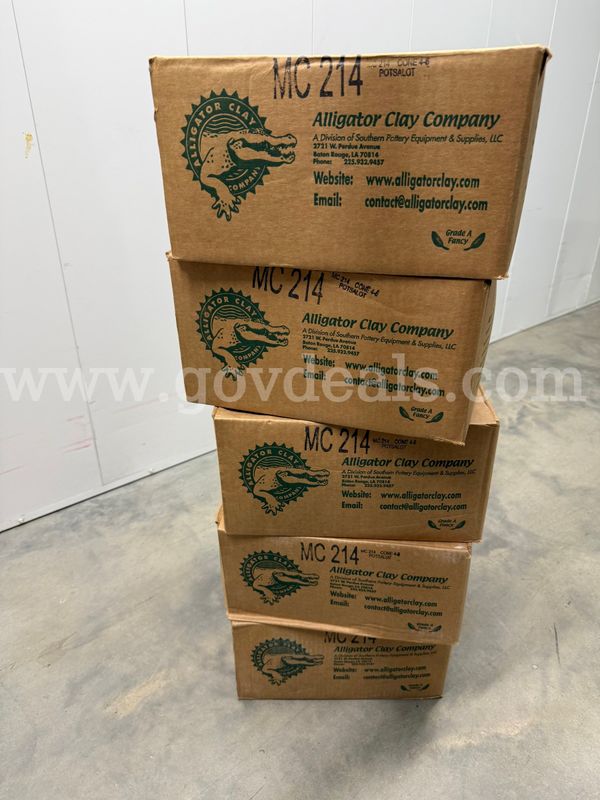 Red/Brown stoneware clay (5 boxes) 50 lbs each