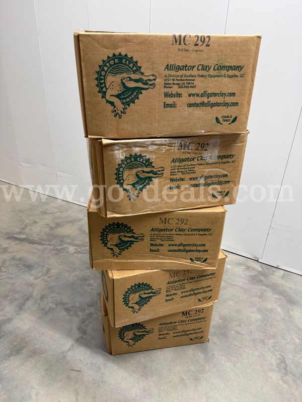 Red/Brown stoneware clay (5 boxes) 50 lbs each