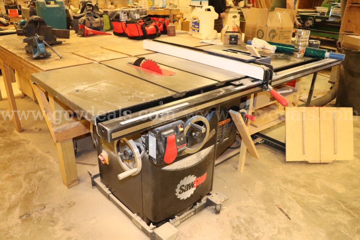 SawStop Industrial Cabinet Saw
