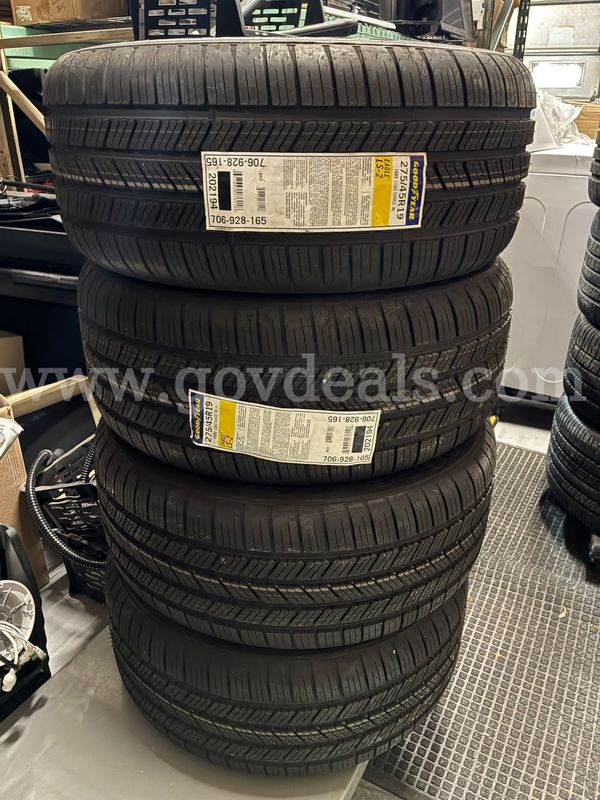 Set of 4 Tires Goodyear Eagle LS-2 All Season 275/45R19 108V XL