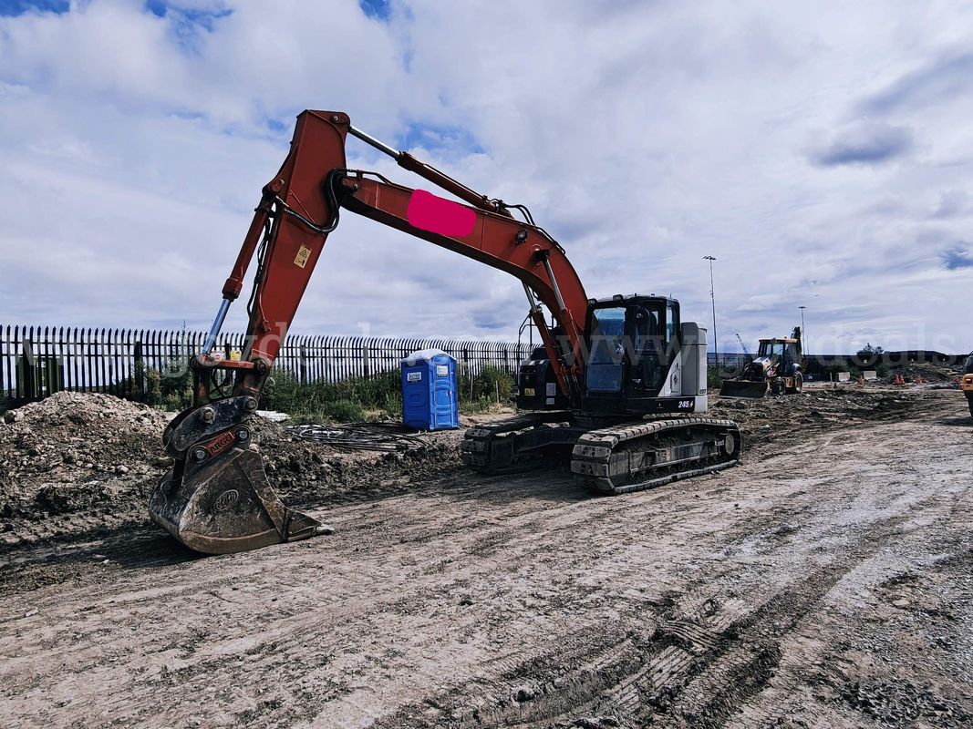 2023 Link-Belt 245X4LC Hydraulic Excavator