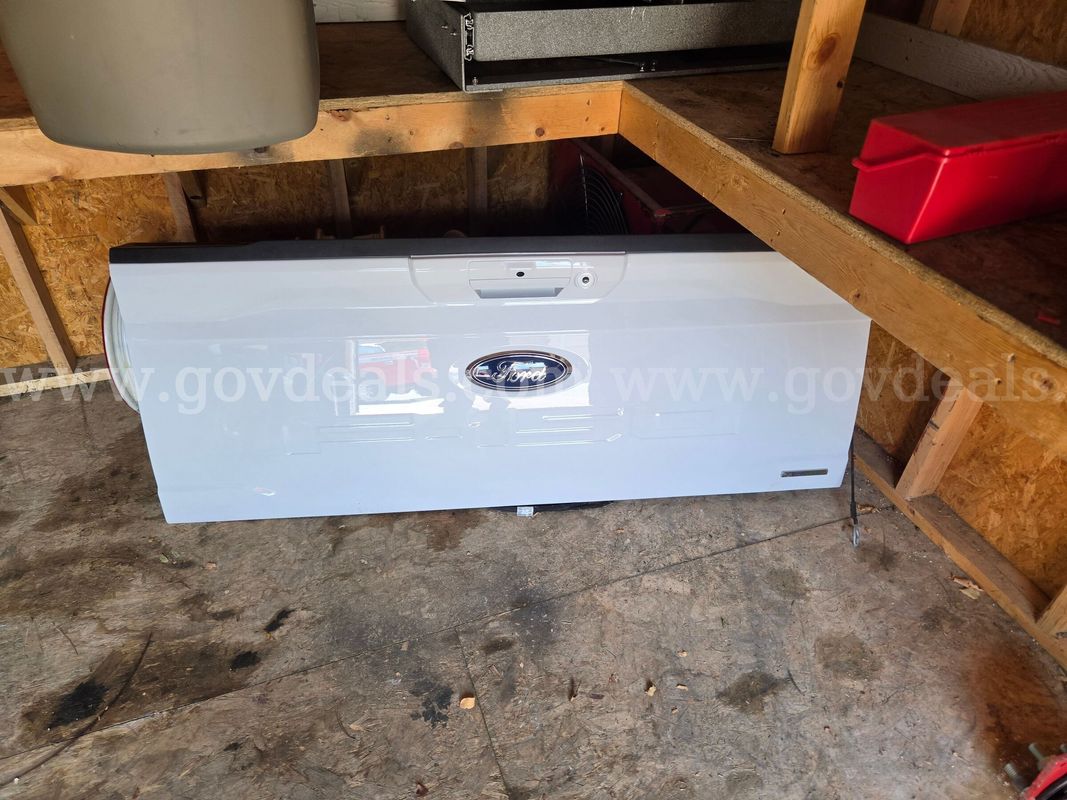 2023 Ford F-150 OEM Take-Off Parts – Tailgate, Center Console & Rear Seat – Never Used