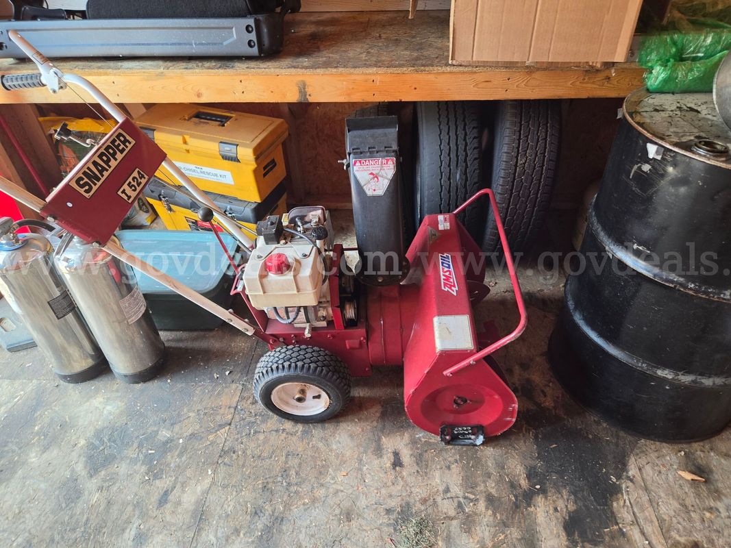 Snapper I524 Two-Stage Snow Blower – Non-Running / For Repair
