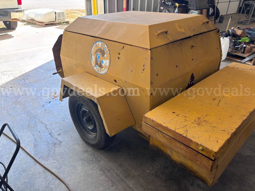 Pull Behind Gasoline Air Compressor 125 PSI