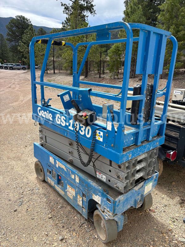 Genie GS-1930 Electric Scissor Lift, 19 Ft Platform Height,