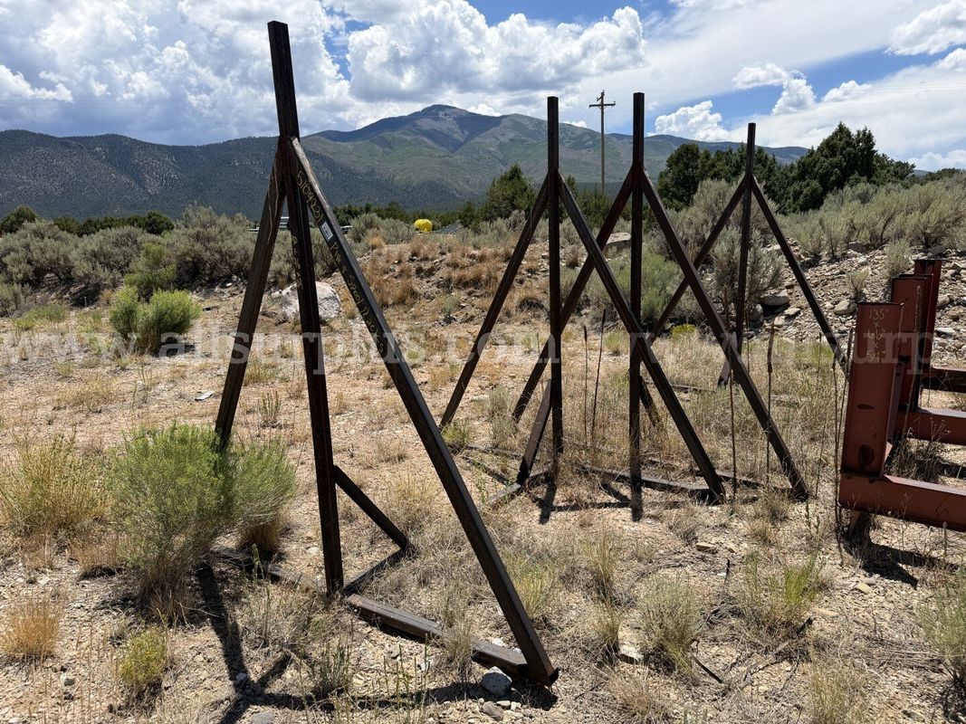 Pipe Racks and Spool Stands, Qty 4 Pcs, 1 LOT
