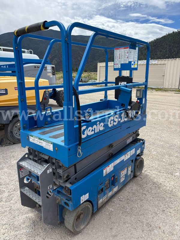 Genie GS-1530 electric slab scissor lift, 5 Ft. Platform Height