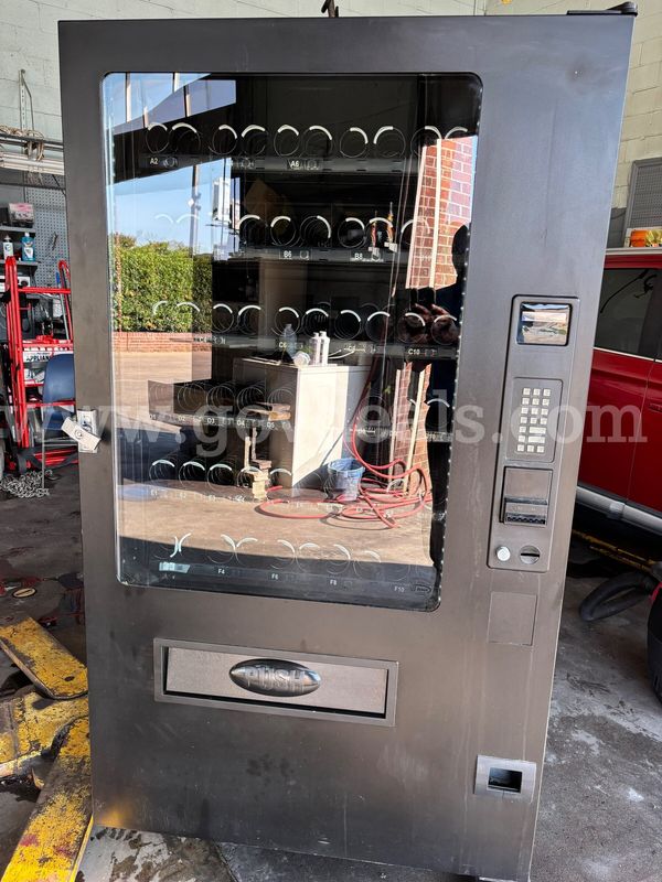 Seaga Refrigerated Vending Machine