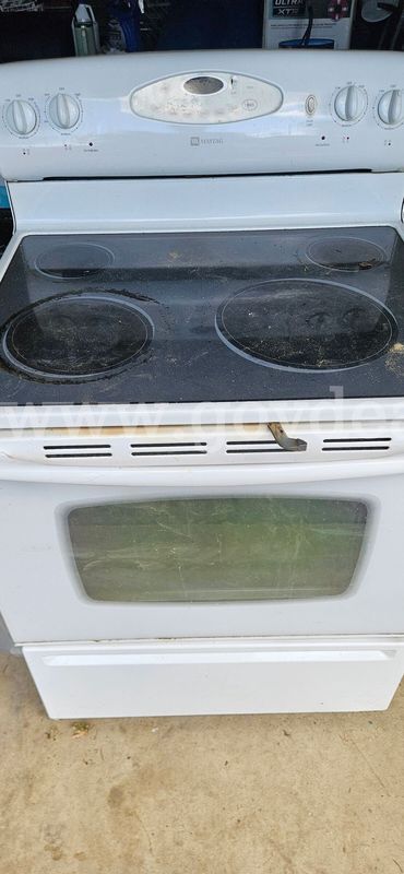 Used Maytag Electric Stove / Range – Working