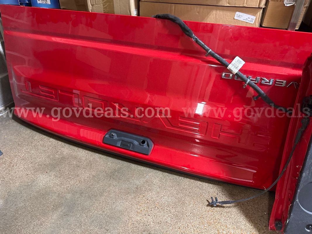 OEM Chevrolet Silverado 1500 Tailgate – Power Release – HD Camera – Red – GM 85552962