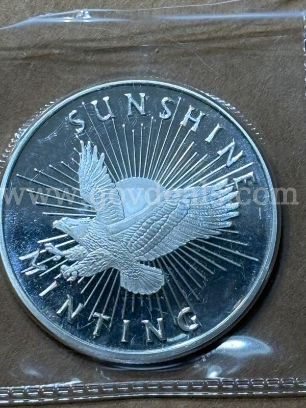 One Troy Ounce.999 silver round