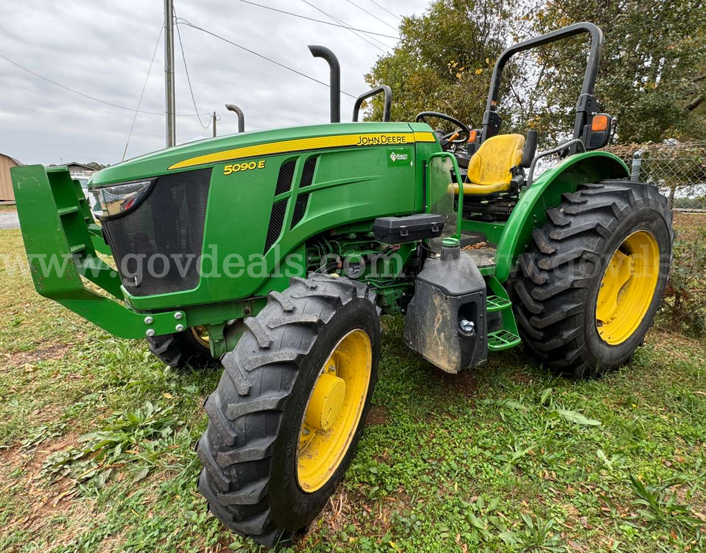 2020 John Deere 5090E Farm Tractor, OROPS, MFWD. Good operating condition.