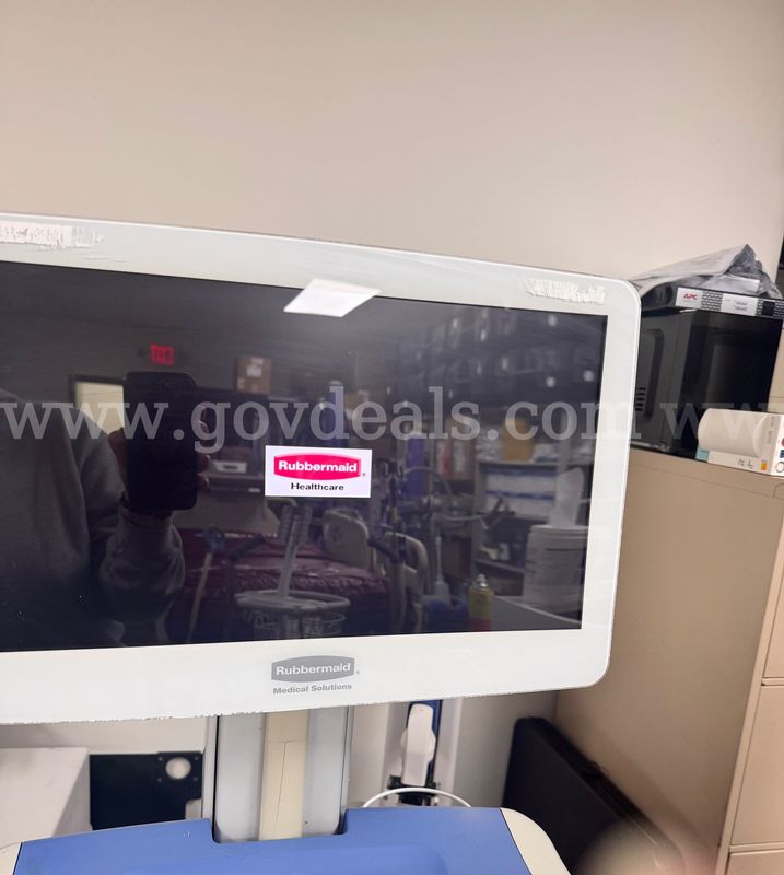 Rubber Maid Medical Workstation