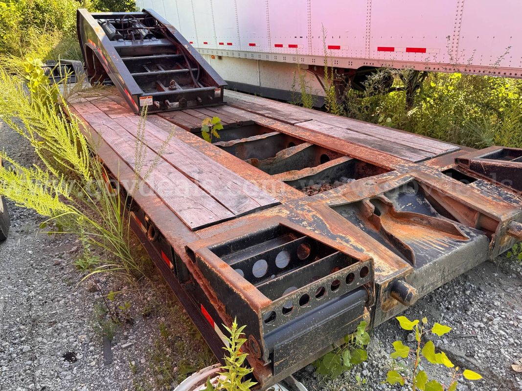 2015 Etnyre RTN55TD3 Tri/A Lowboy Trailer W/ Flip Axle