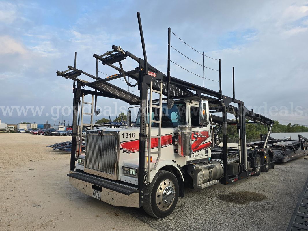 2023 Western Star 4900FA T/A Car Carrier