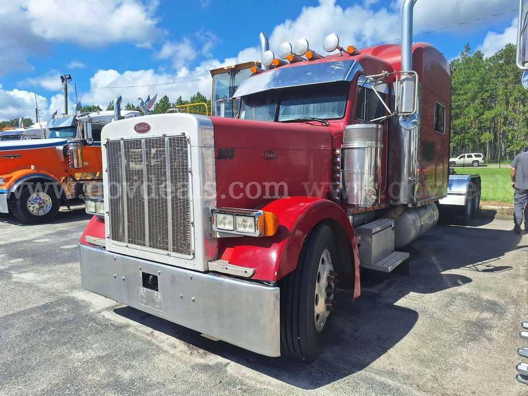 Miller Industries Detachable Towing Unit Mtd on 2003 Peterbilt 379 T/A Sleeper Truck Tractor