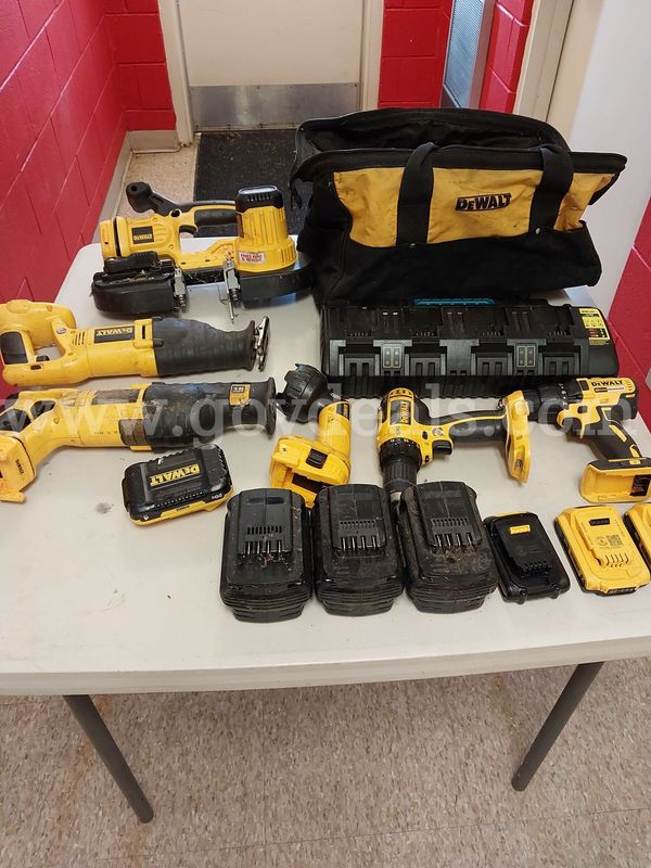 1 Lot of DeWalt Tools
