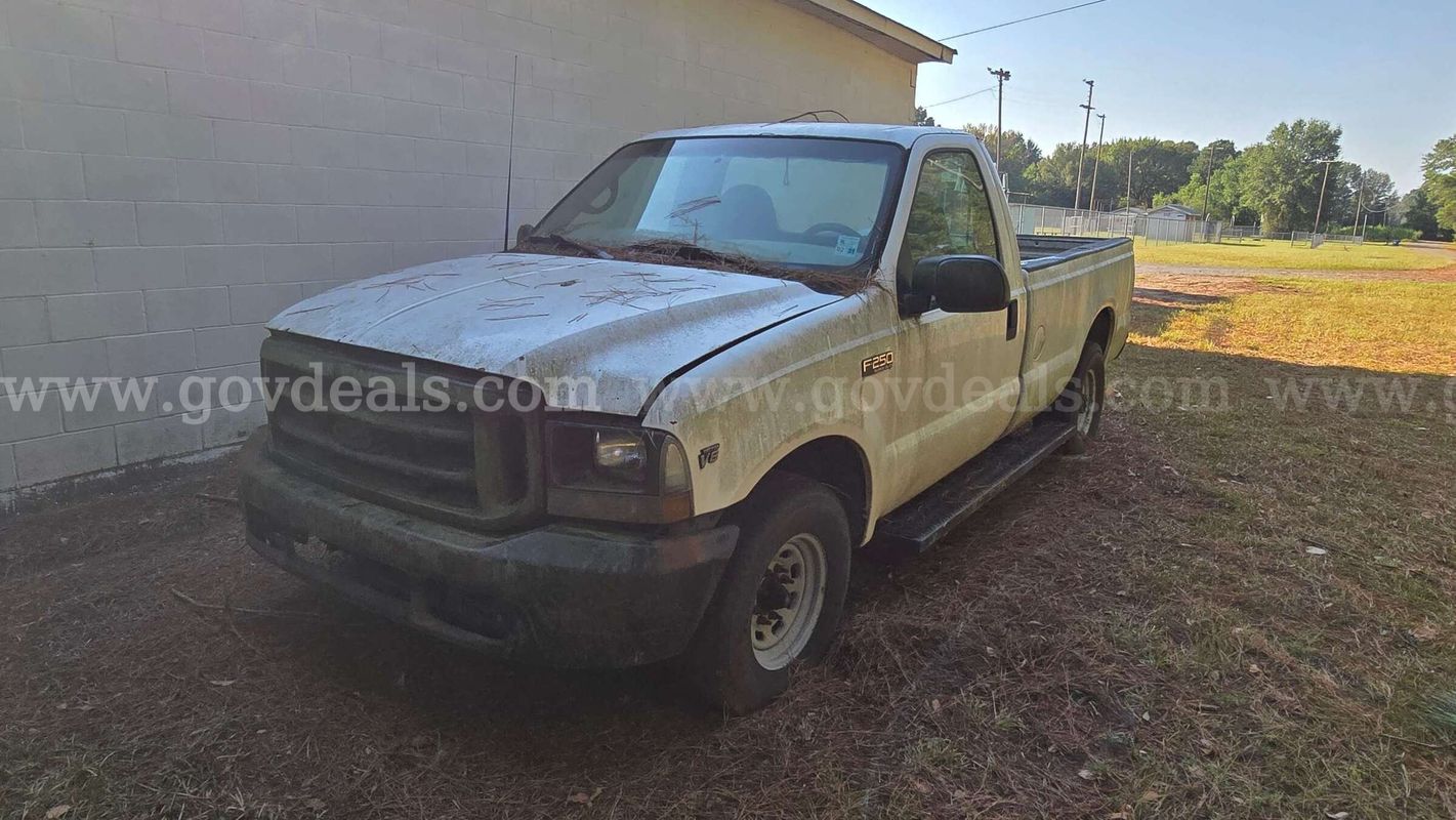 2002 Ford F-250 Super Duty Regular Cab Pickup