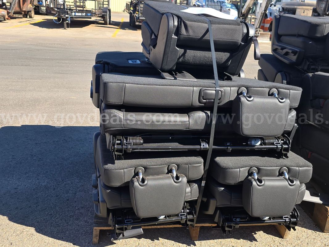 2023 Chevy Tahoe Seats