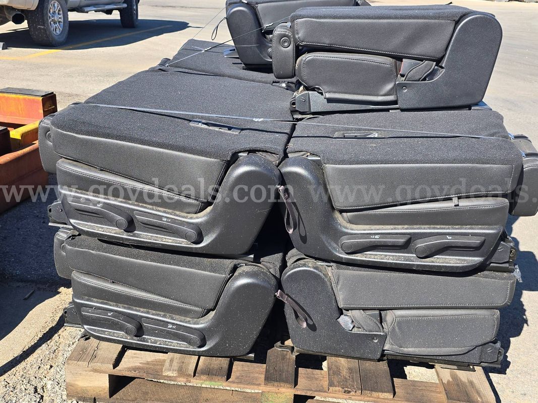 2023 Chevy Tahoe Seats - Cloth