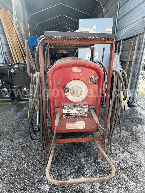 Lincoln Electric Idealarc 250 Welder