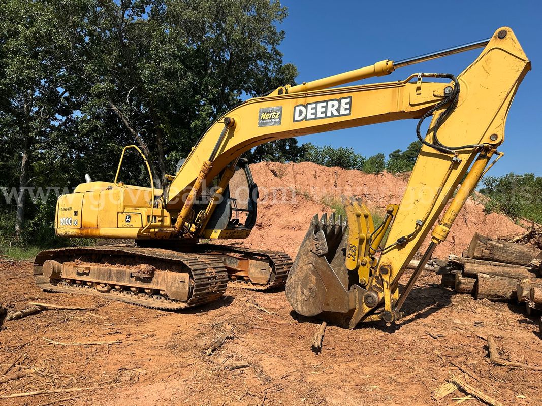 2004 John Deere 200C LC Hydraulic Excavator