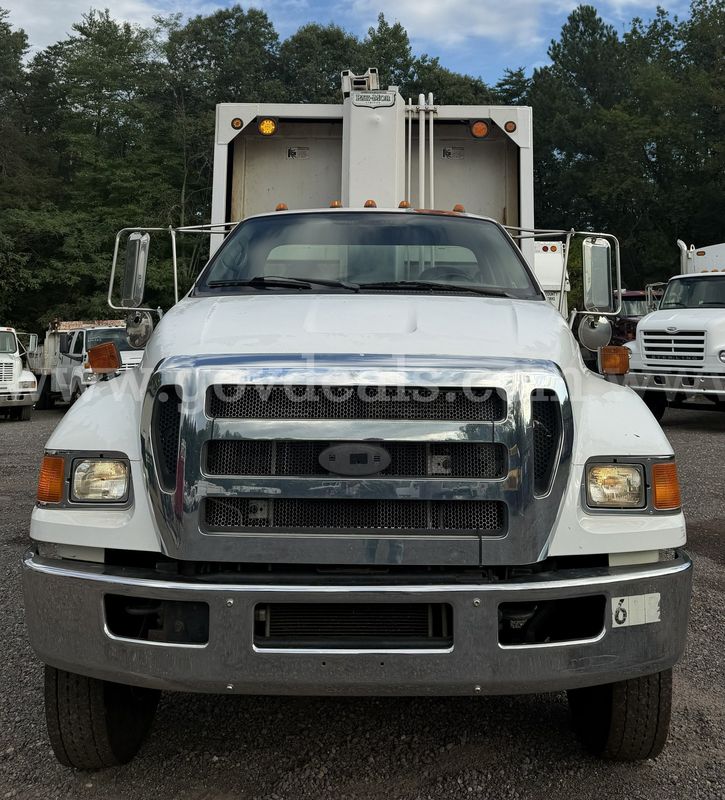 2010 Ford F-750 Garbage Truck