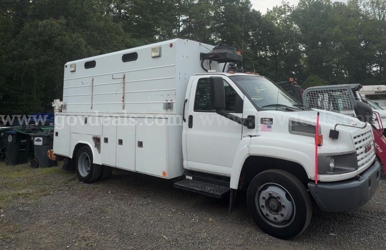 2007 GMC C5C042 Enclosed Service Truck