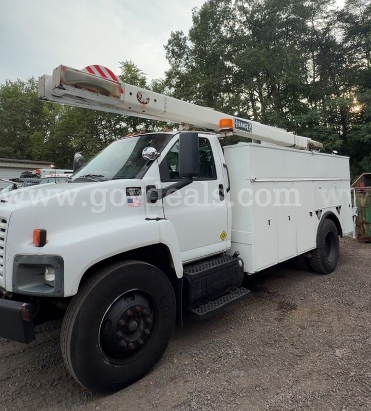 2005 GMC C8C042 Bucket Truck